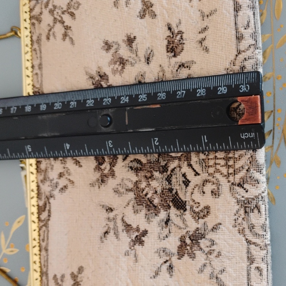 Elegant Floral Tapestry Clutch - Picture 6 of 9